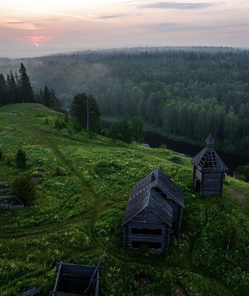 Photograph by FlyMyPenguin