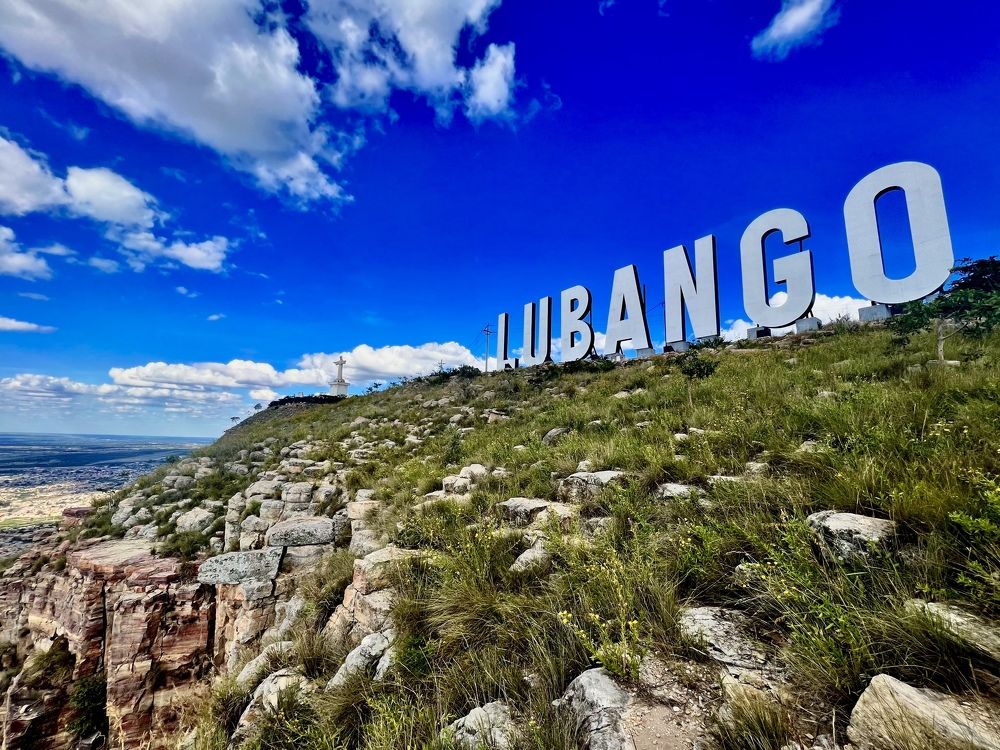 Photograph by AngolaOnAir