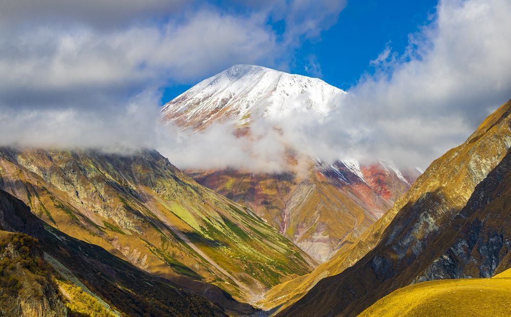 Autumn in the mountains. Kazbek.