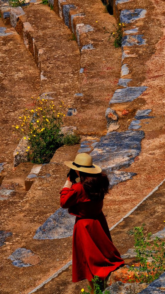 Photograph by Muzaffer Sütlüoğlu