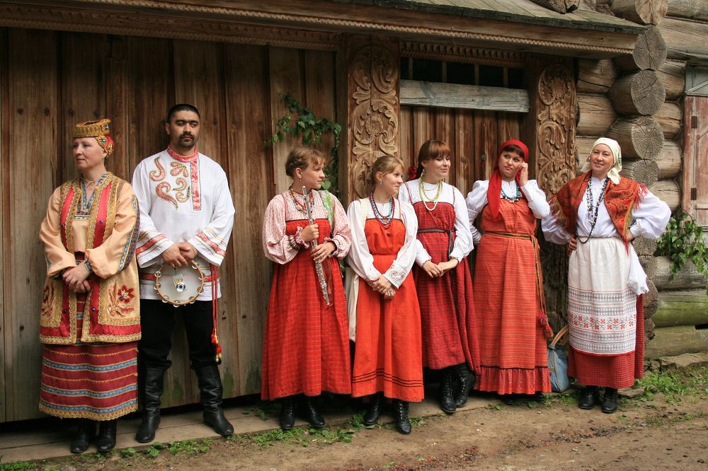 "СЕДИНА В БОРОДУ-БЕС В РЕБРО"