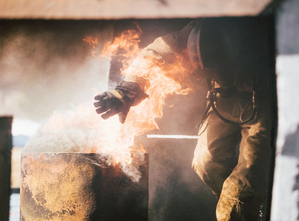 Сквозь пламя