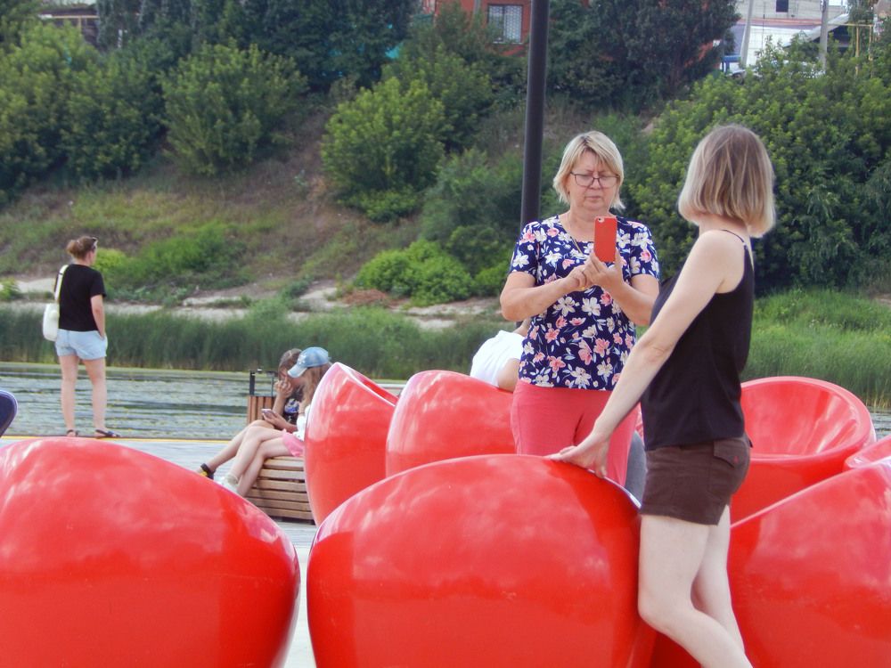 На набережной