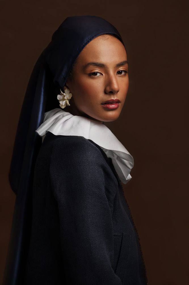 Девушка в синем