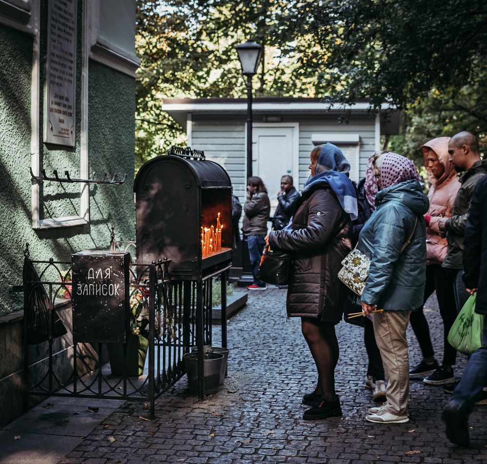 У Храма Святой Ксении Петербургской