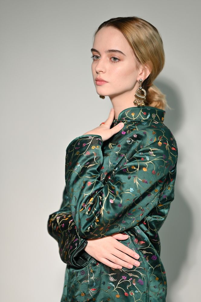 Девушка в зеленом.