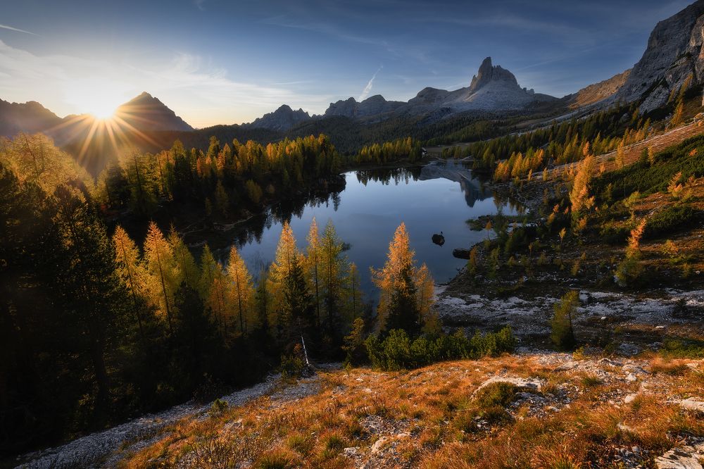 Sunrise at Federa\'s lake