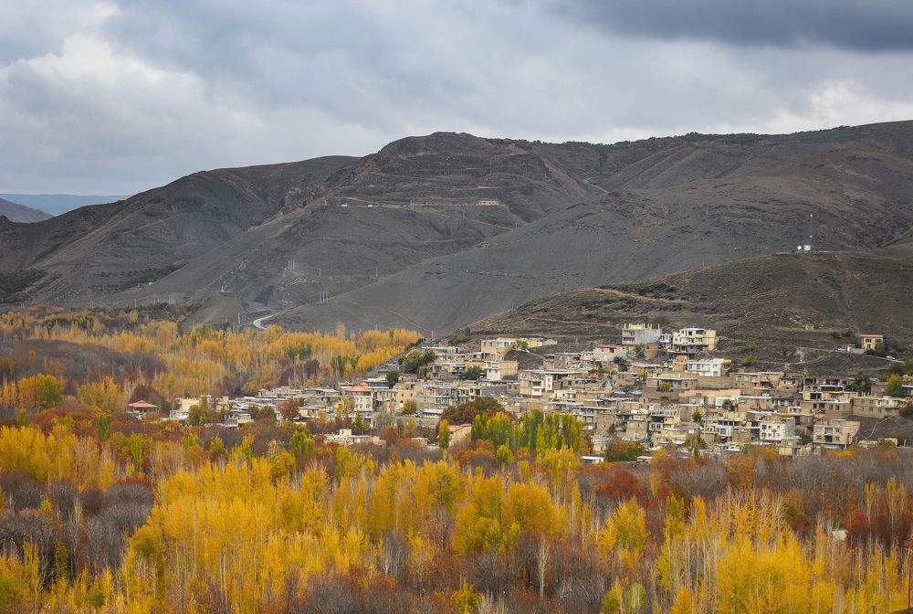 Autumn on the banks of Zayandeh River