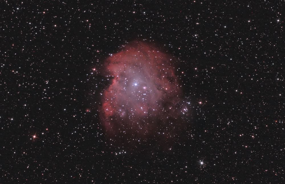 NGC 2174 "Голова обезьяны" — эмиссионная туманность в созвездии Орион. Находится на расстоянии 6400 световых лет от Солнца.