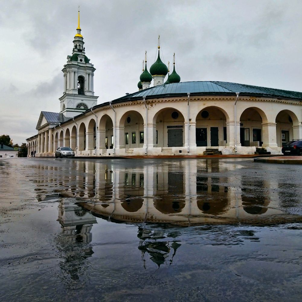 Торговые ряды в Костроме.