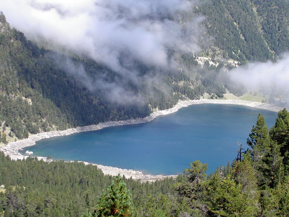 Озеро в Пиринеях