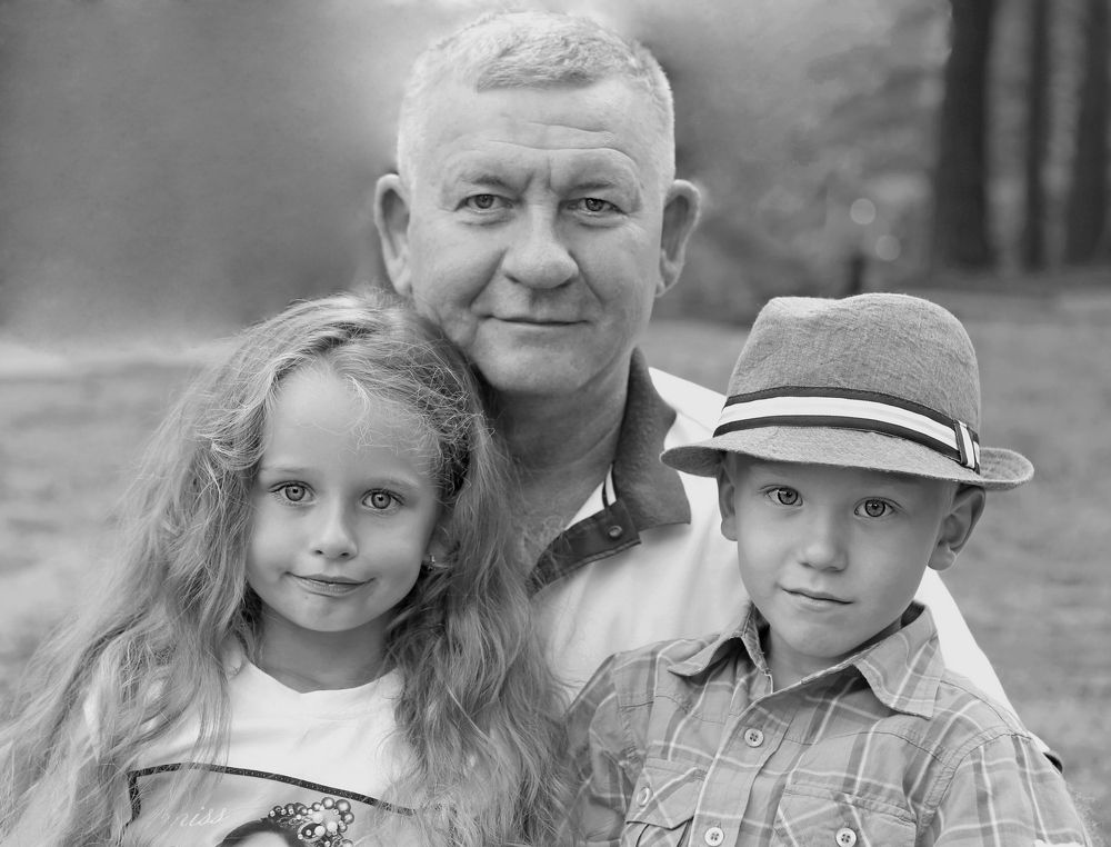 Наш дед - лучше всех.