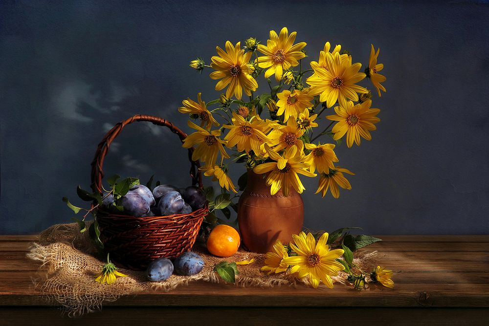 Осенние цветы и сливы