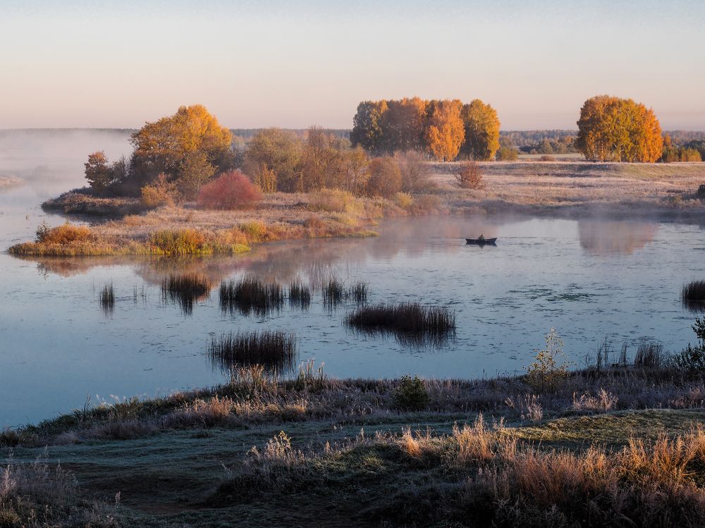 Октябрьский рассвет на Тезе.