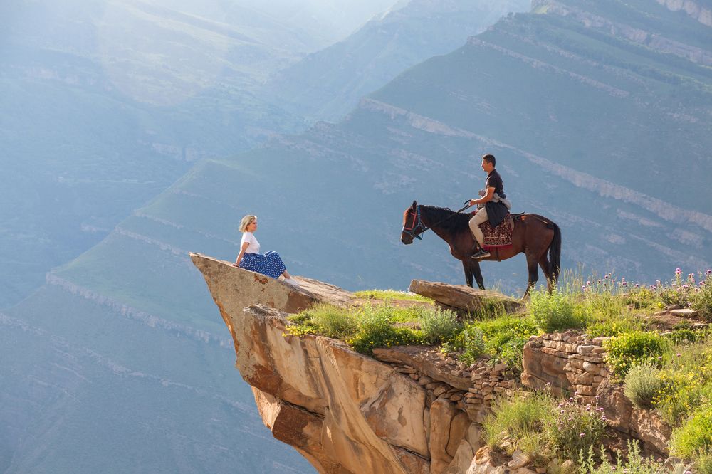 Девушка и горец