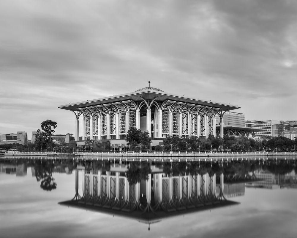 Tuanku Mizan Zainal Abidin Mosque Reflection