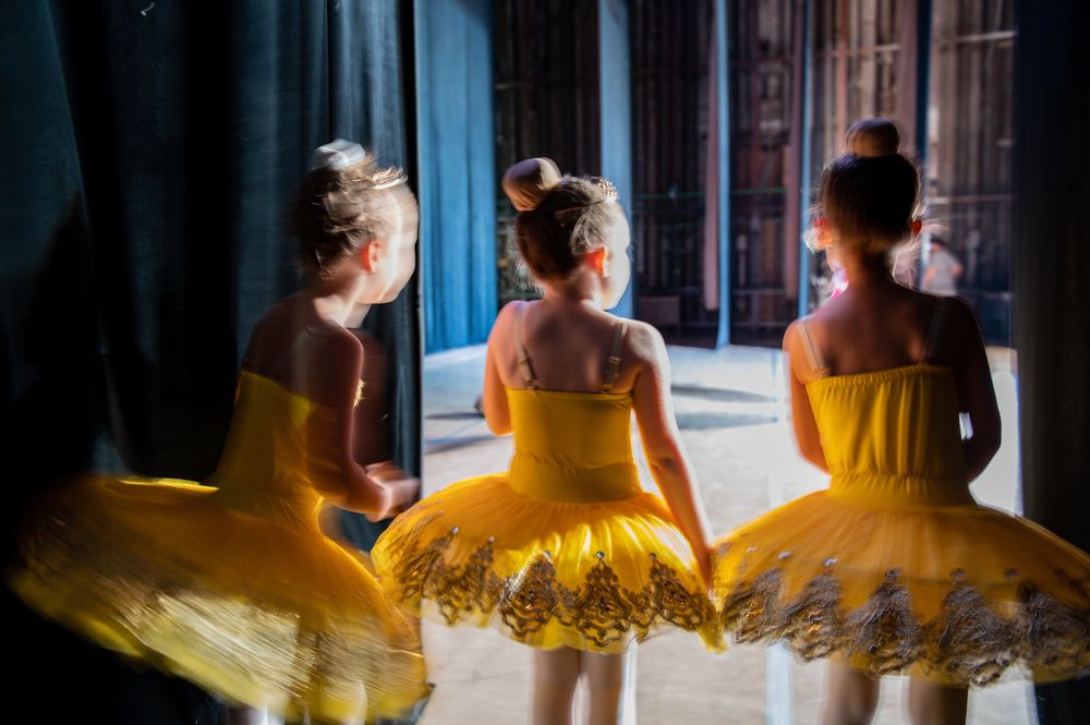 Первый выход на сцену