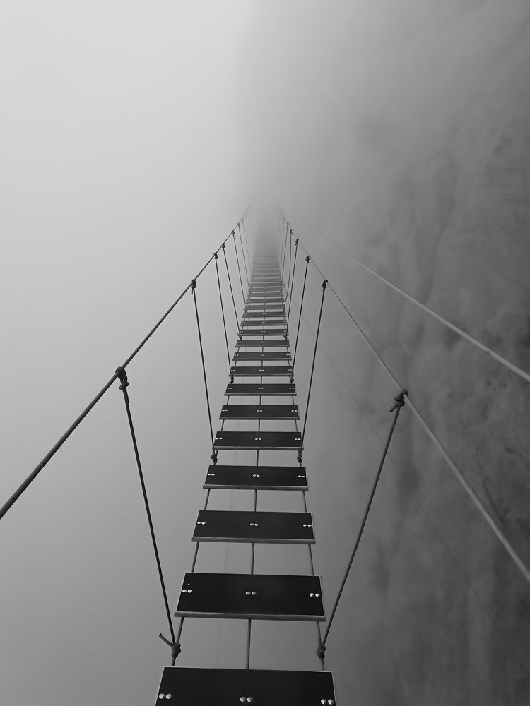 Дорога под облаками