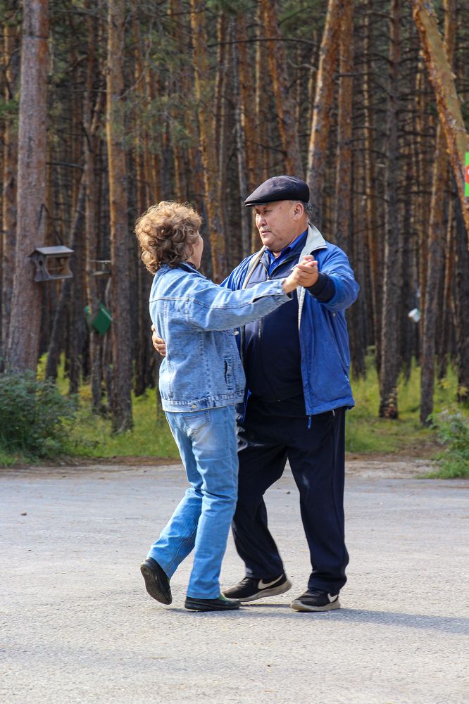 Танцы в парке
