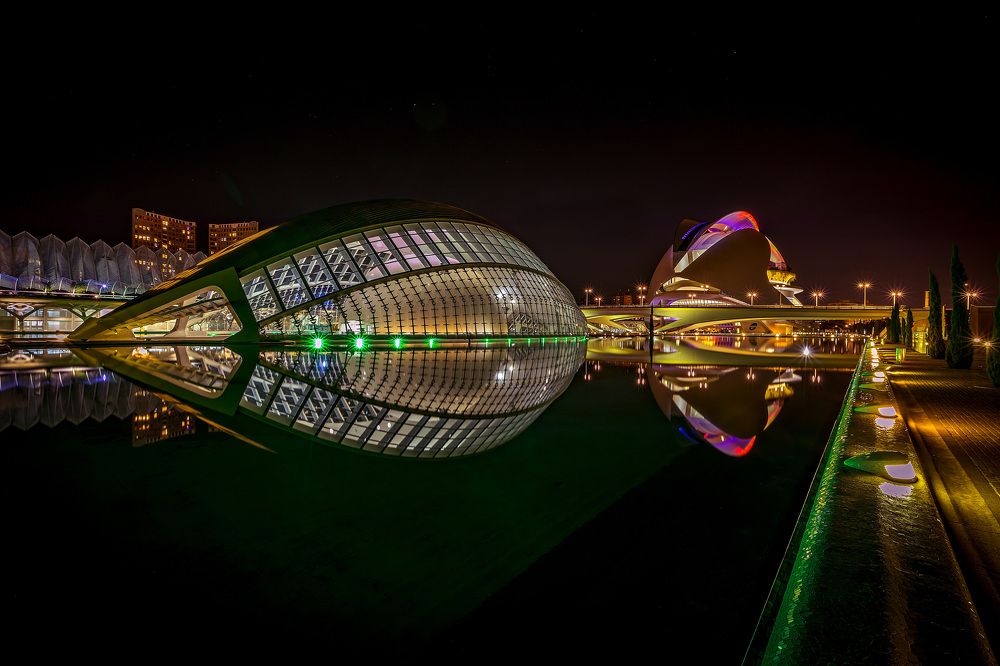 The Hemisphere & the Opera House