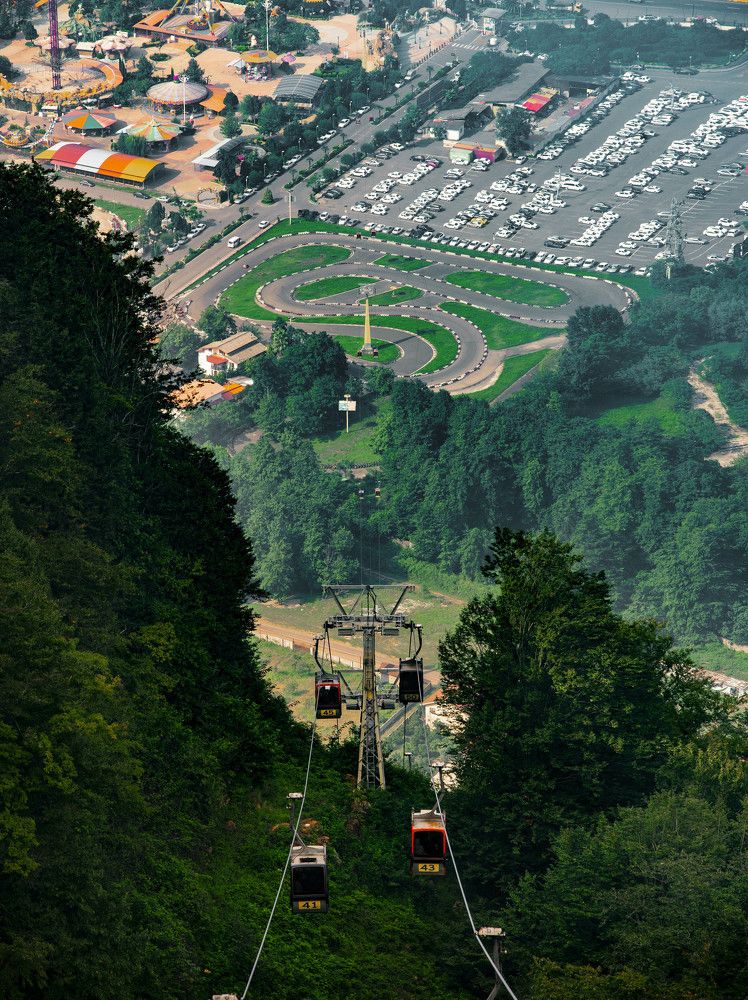 Photograph by Farhood Amni