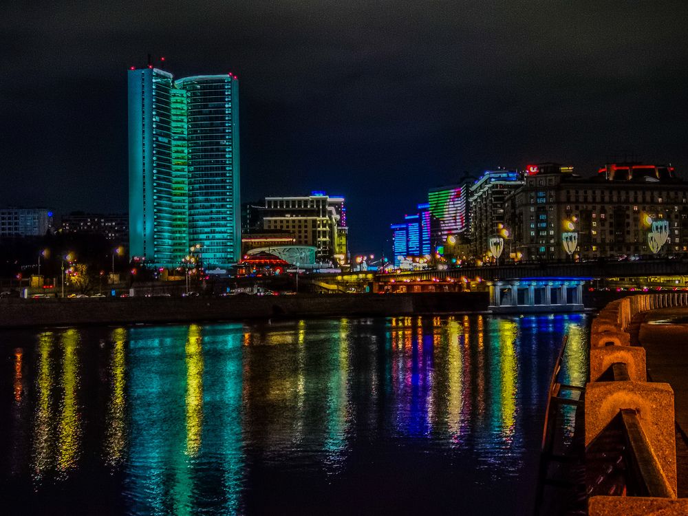 Огни ночного города.