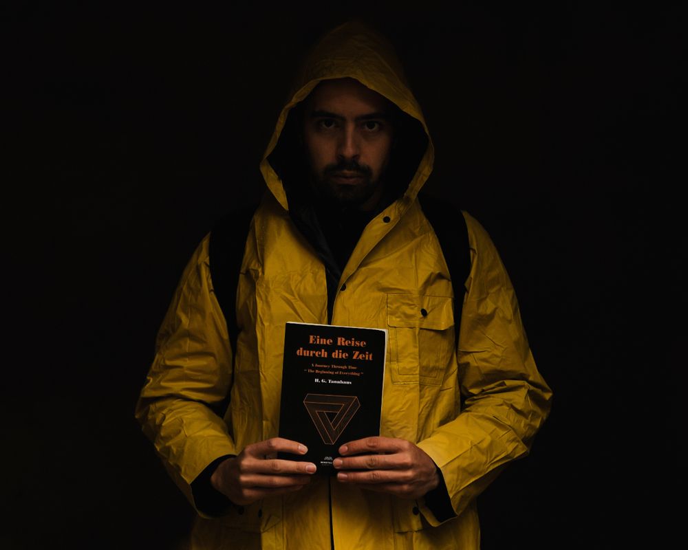 Cosplay form the Netflix show DARK / DAЯK