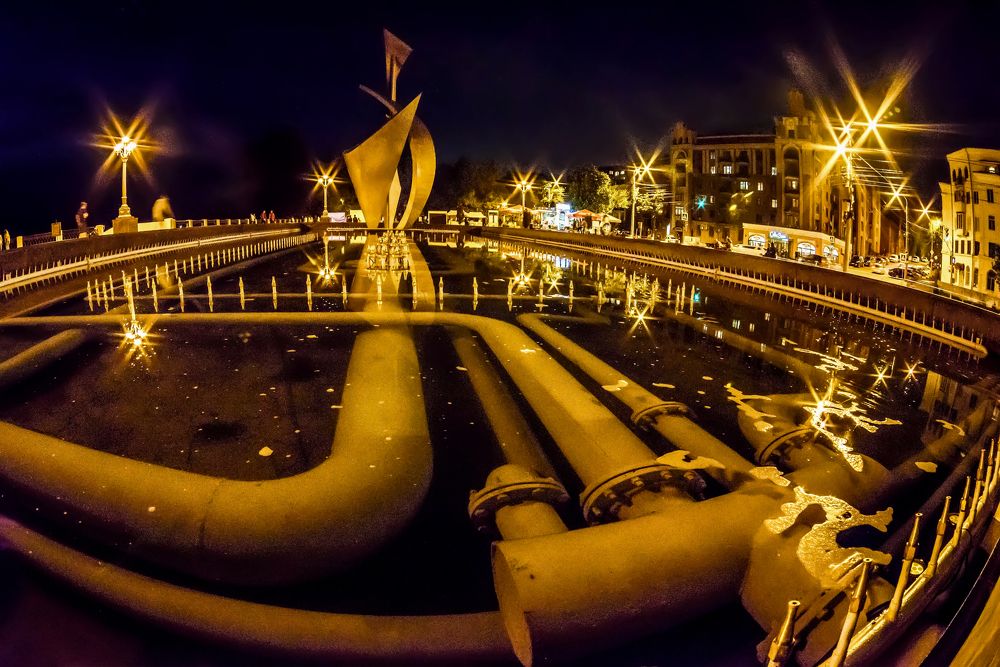 Стальные кишки города