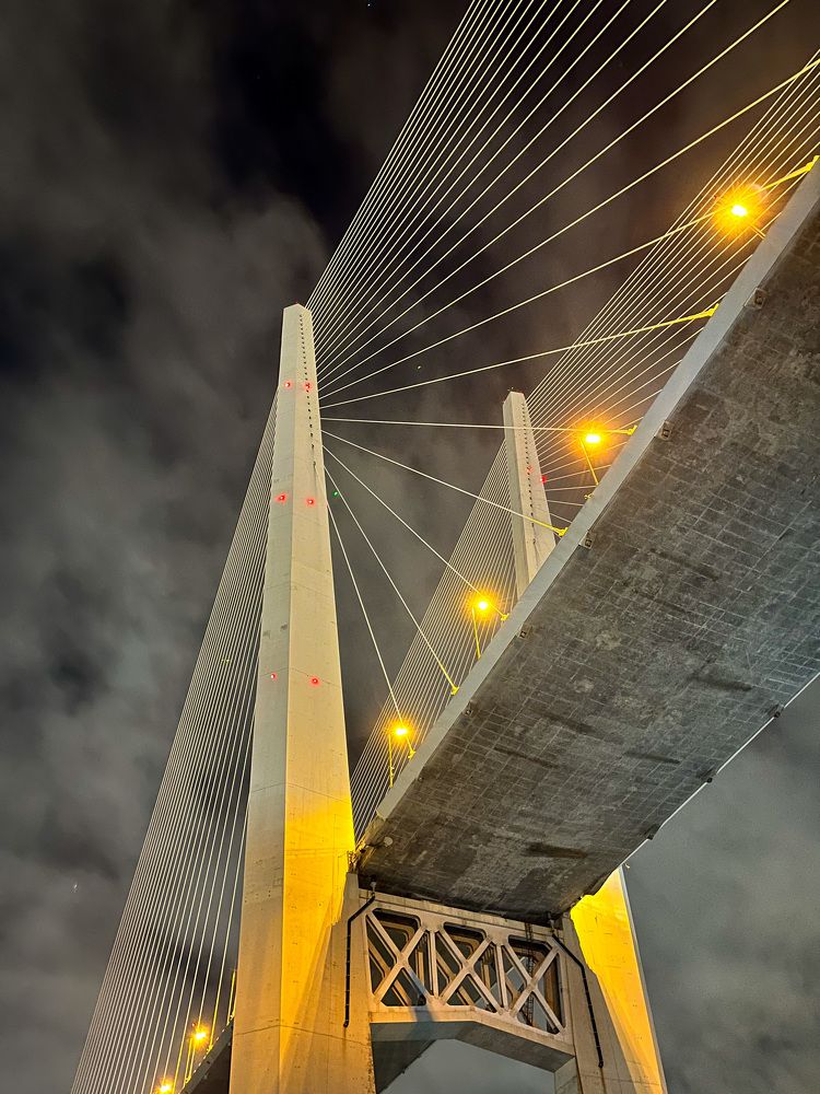 Золото моста над Золотым Рогом