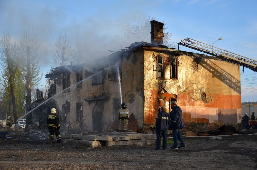 Пожар в ветхом доме