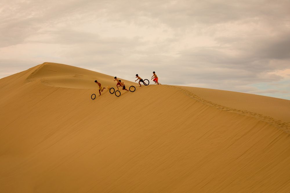Childhood on the sand dunes