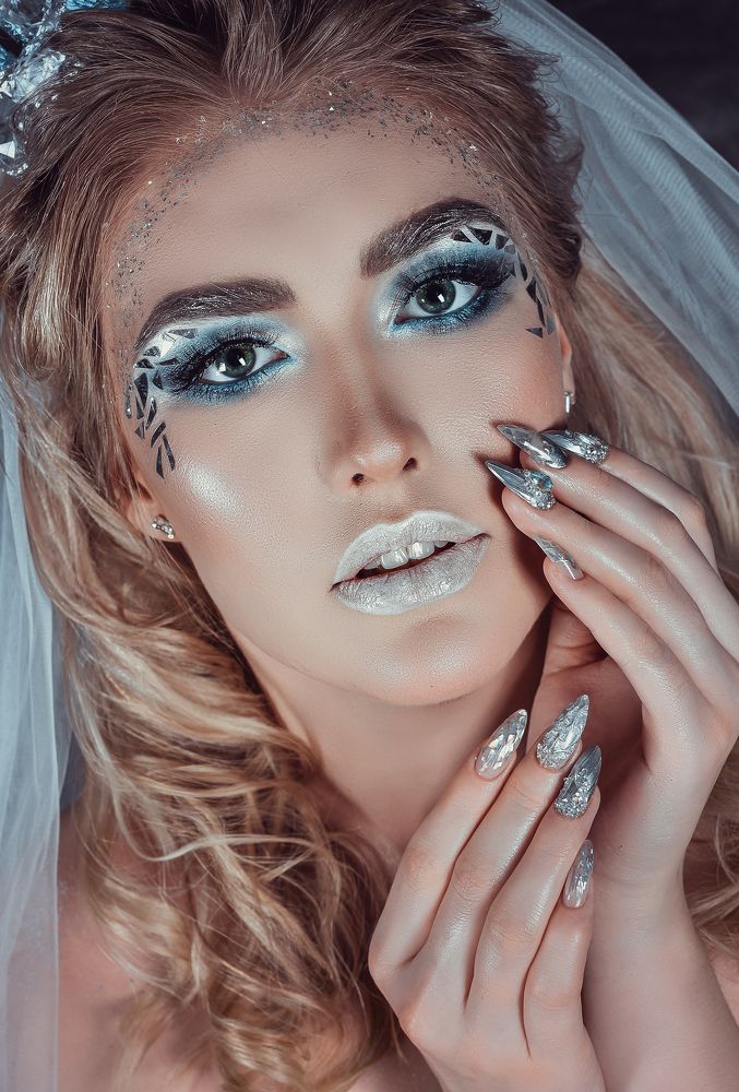 Холодная как лед