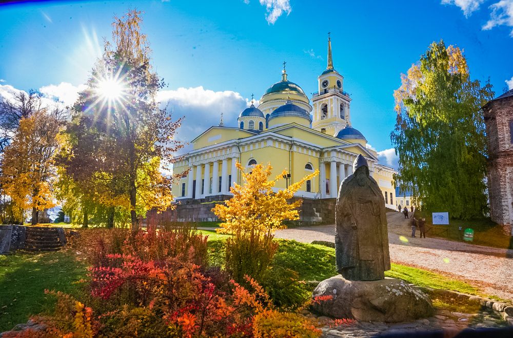 Осенний Моностырь.