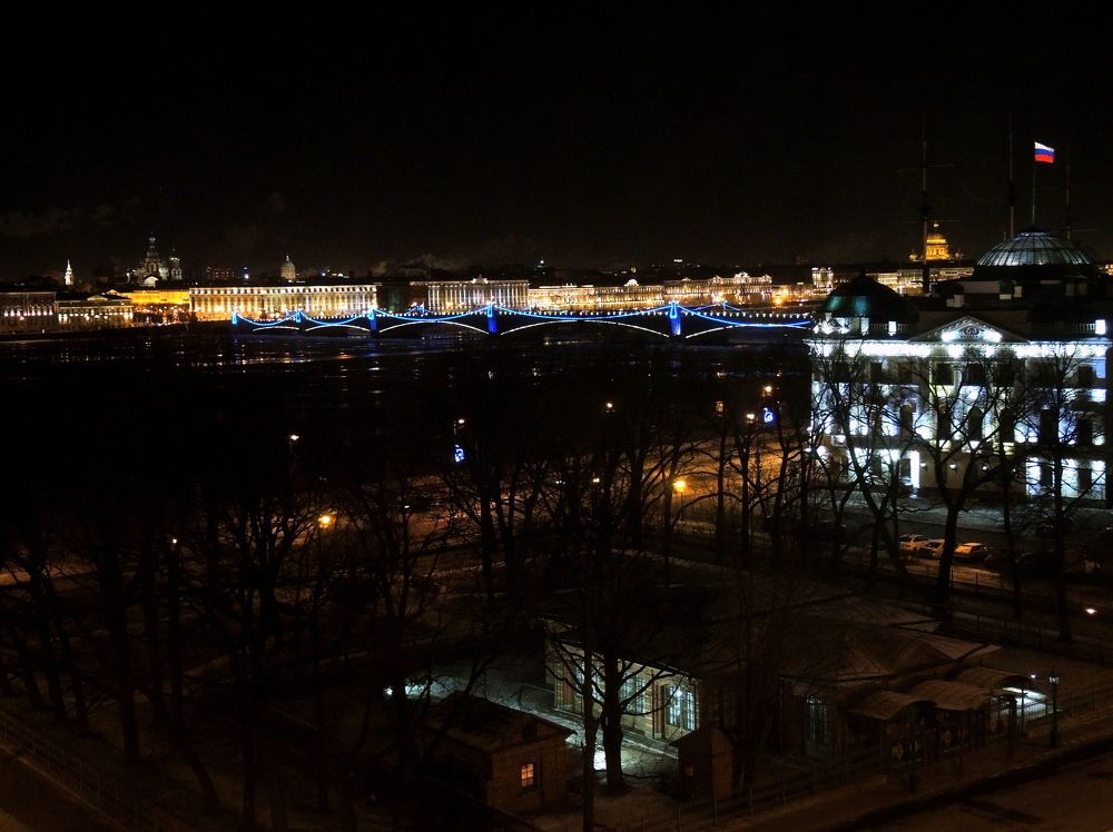 В городе ночном