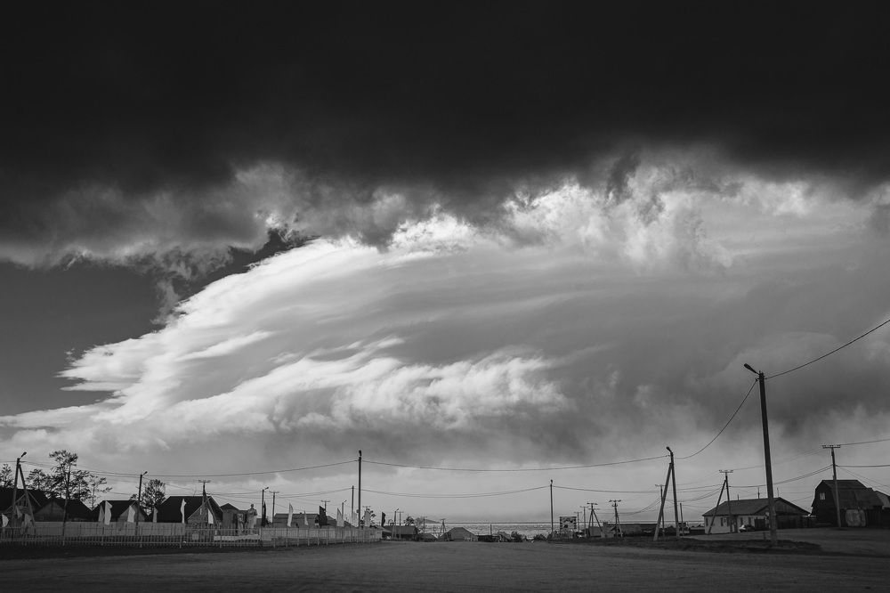 Даже гневается Ольхон красиво