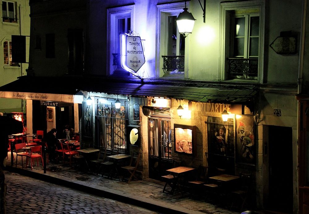 Ночная таверна.