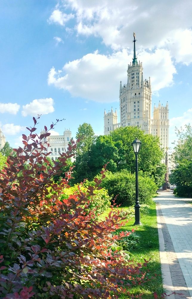 Яркая Москва