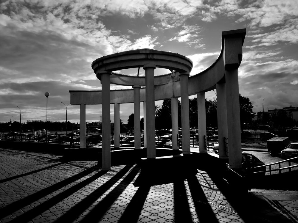 В лучах заходящего солнца