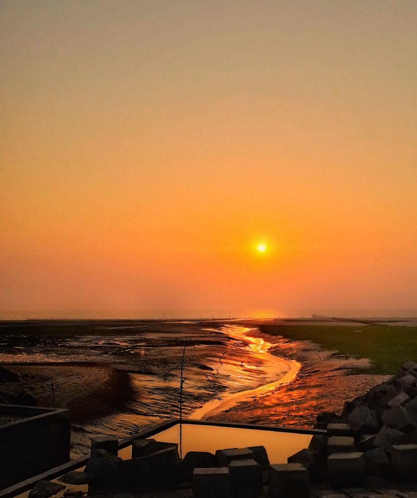 Strange sky, Red Color