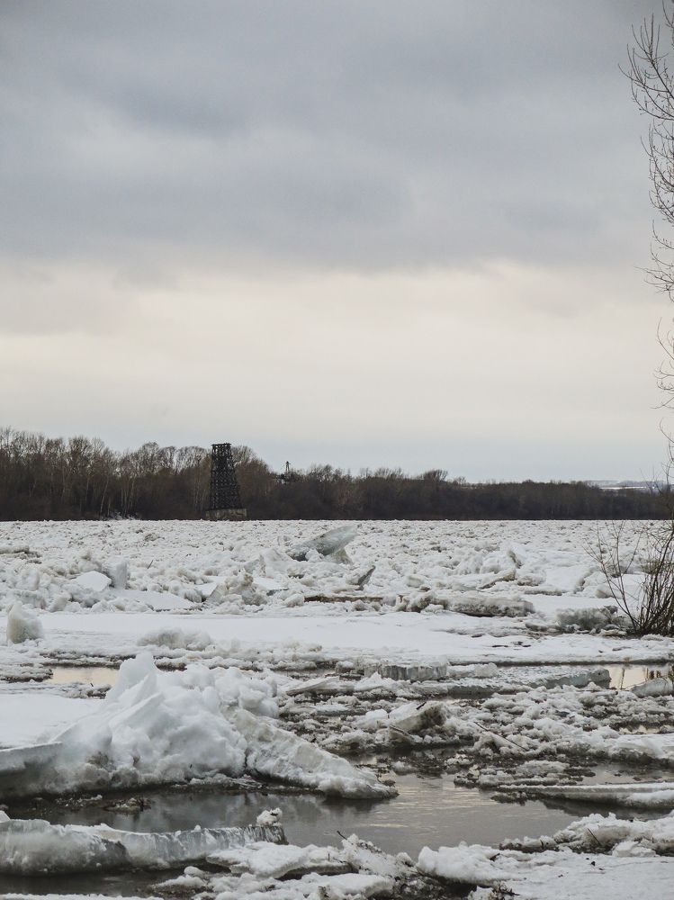 Весенний ледоход.