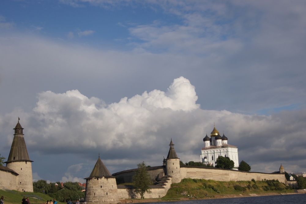 Над Псковом