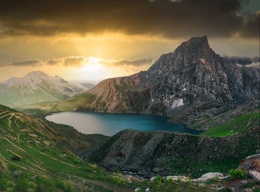 Photograph by Bhatt Muxamil