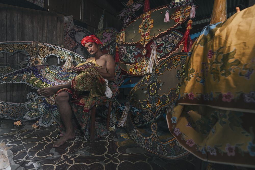 Traditional kite master