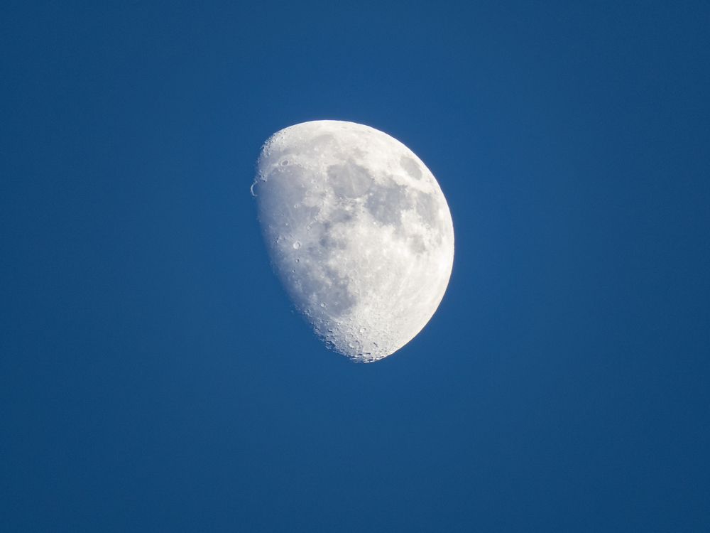 Светлая сторона Луна