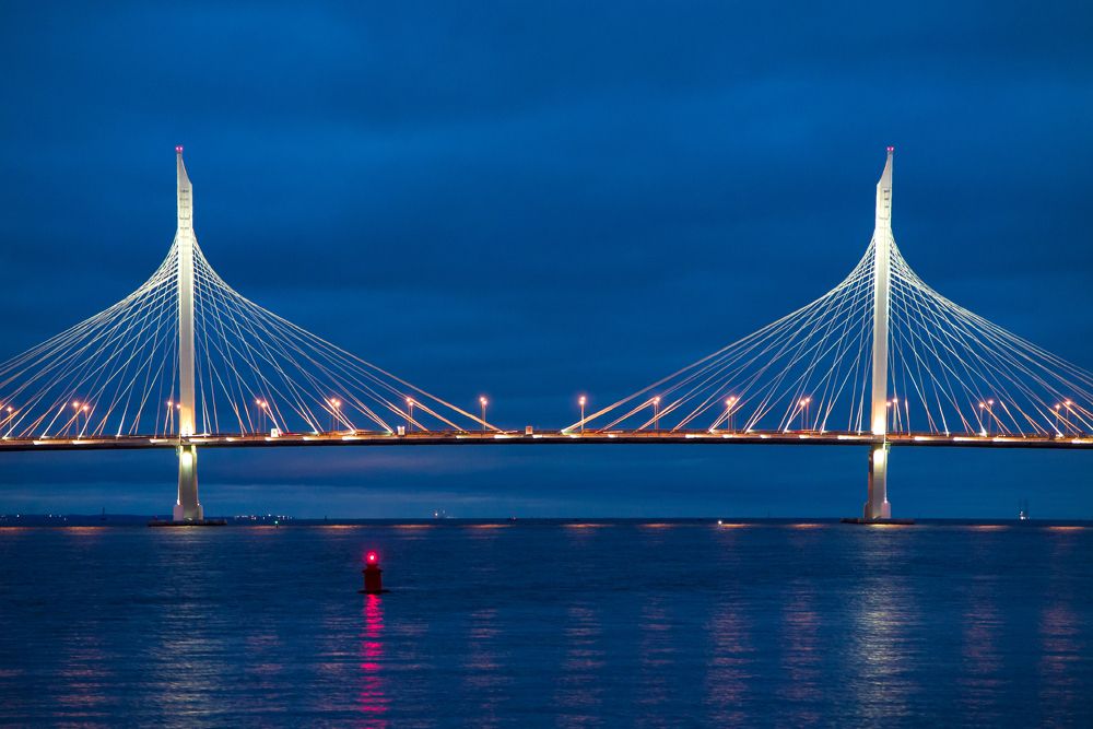 Мост через Петровский фарватер