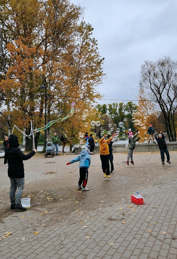 Случайные прохожие