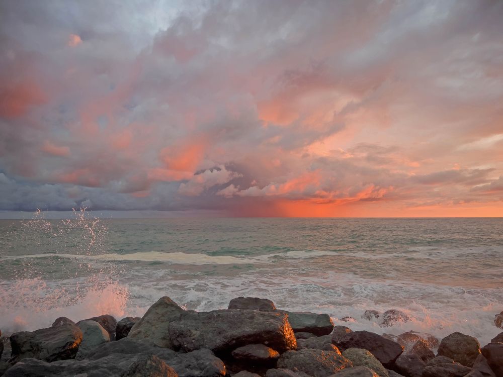 Волнуется Черное море