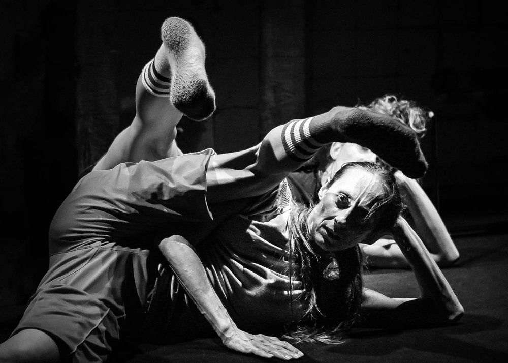 Naive recreative dance