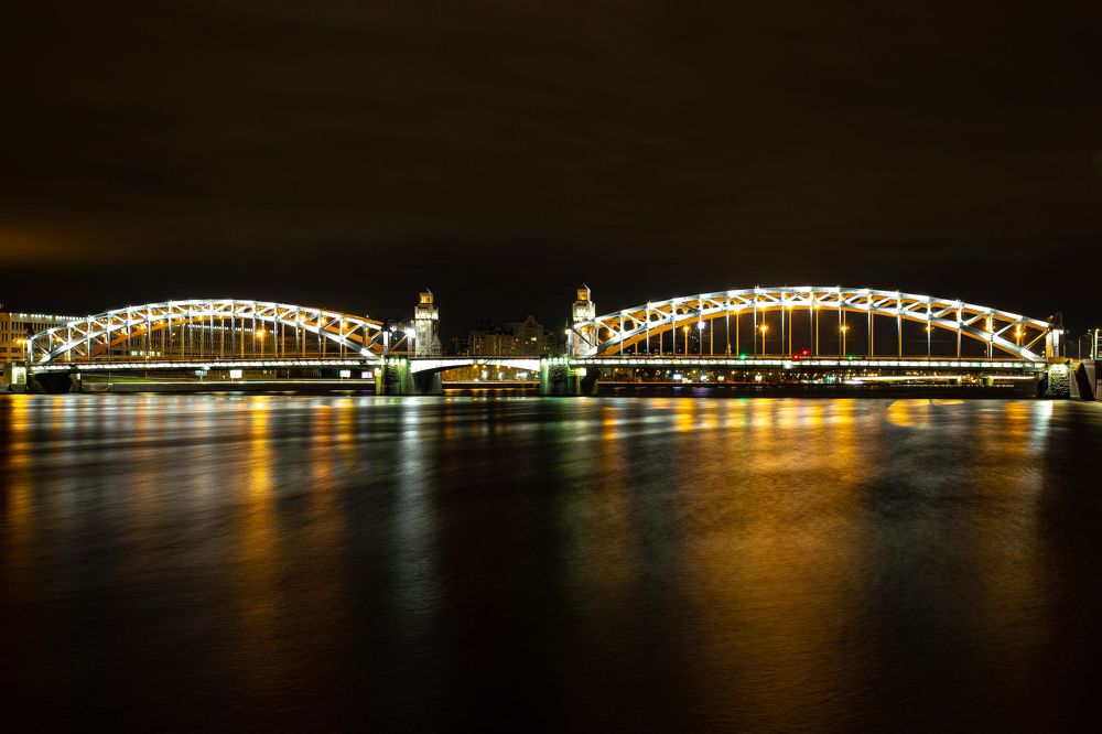 Фотография автора Евгений Лукьянов