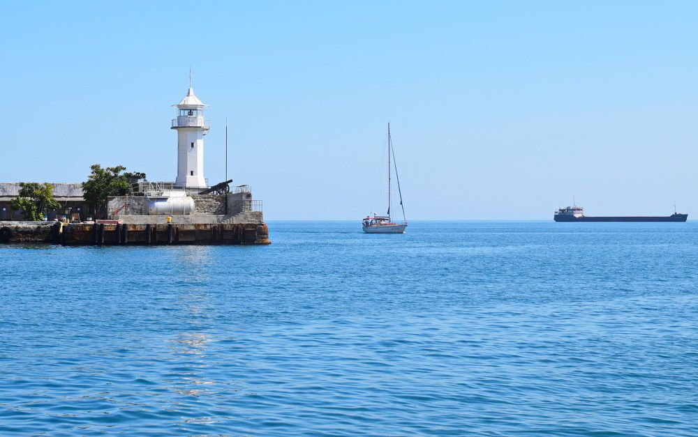 Чёрное синее море.